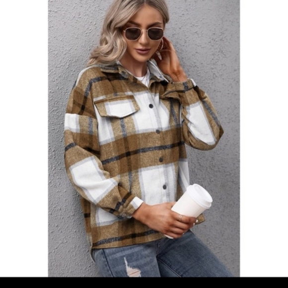 Plaid button down flannel shirt jacket. M/XL - Picture 2 of 4